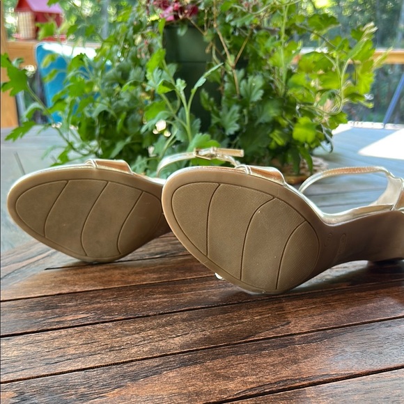 Nine West Gold High Heel Pumps -8M JT - Picture 5 of 8